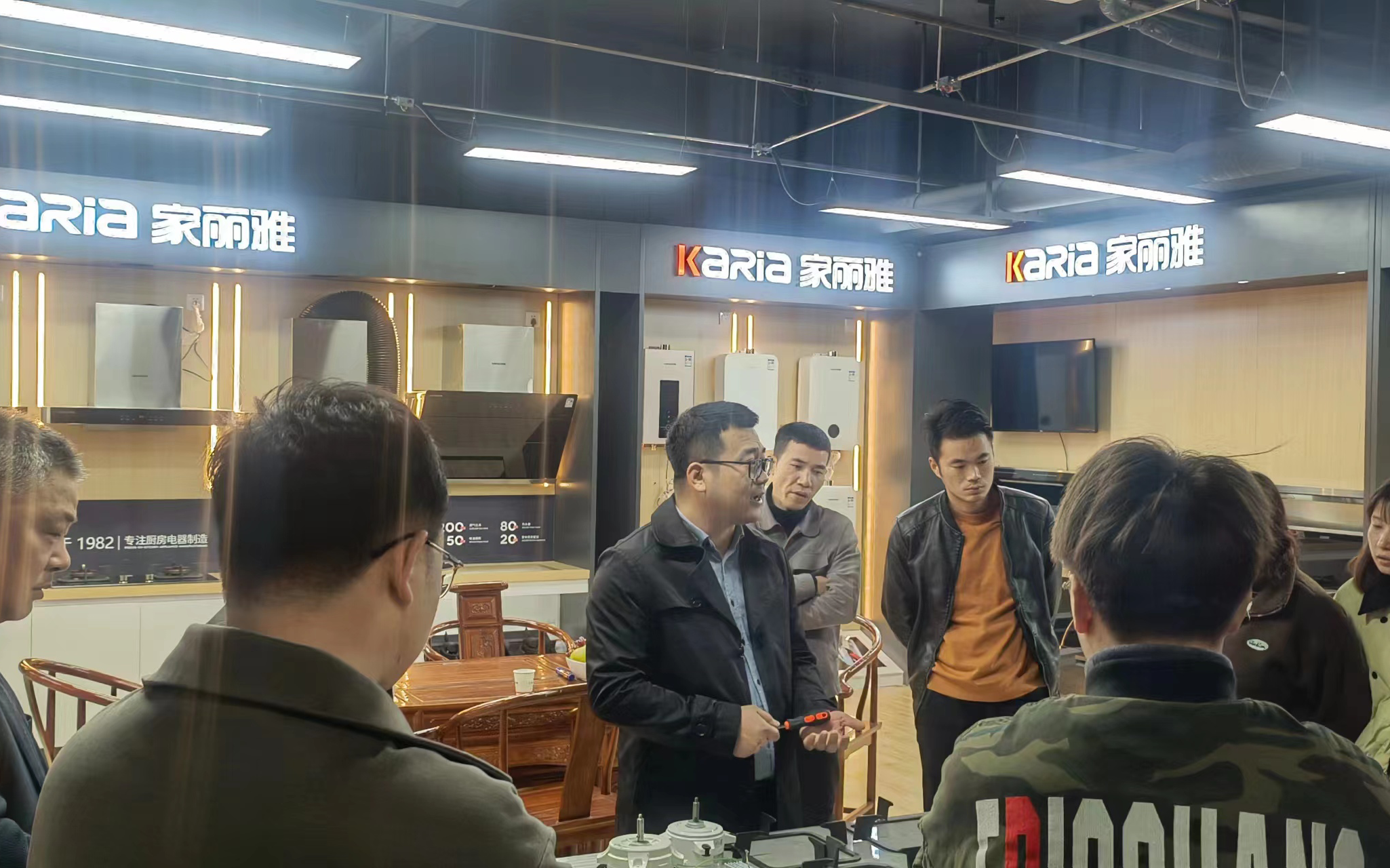 “貼近市場，掌舵揚(yáng)帆” --家麗雅總經(jīng)理深入一線市場調(diào)研，營銷指導(dǎo)奮戰(zhàn)前行！